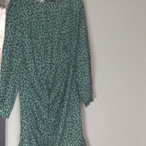 SHEIN FLORAL PRINT GREEN DRSS - 1X